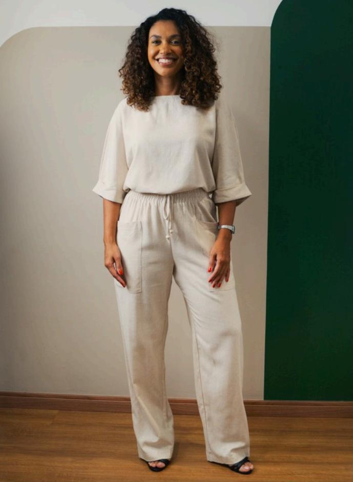 Conjunto Bruma, blusa e calça em linho cru